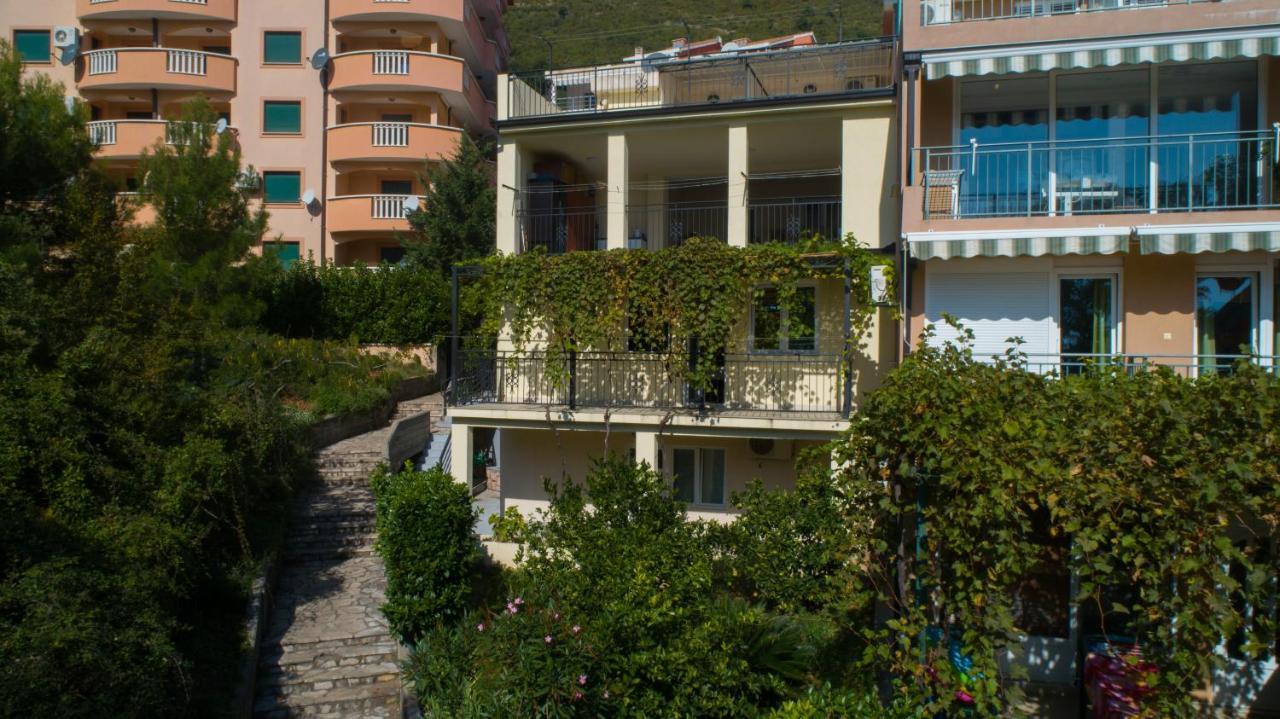 Apartments Petković Petrovac Buitenkant foto